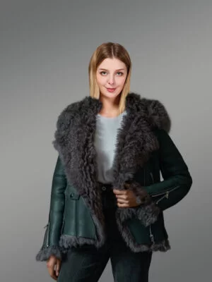 Emerald color Toscana shearling jacket to redefine regal taste of womens (1)