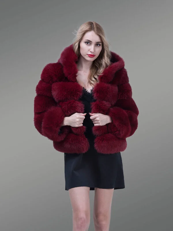 Fox Fur Paragraph Winter Coat Glamorizing Women in Thermal Opulence - Image 3