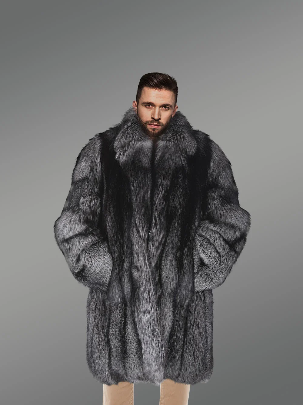 Deluxe Mens Silver Fox Fur Stroller – Balanced Fusion of Warmth and Style